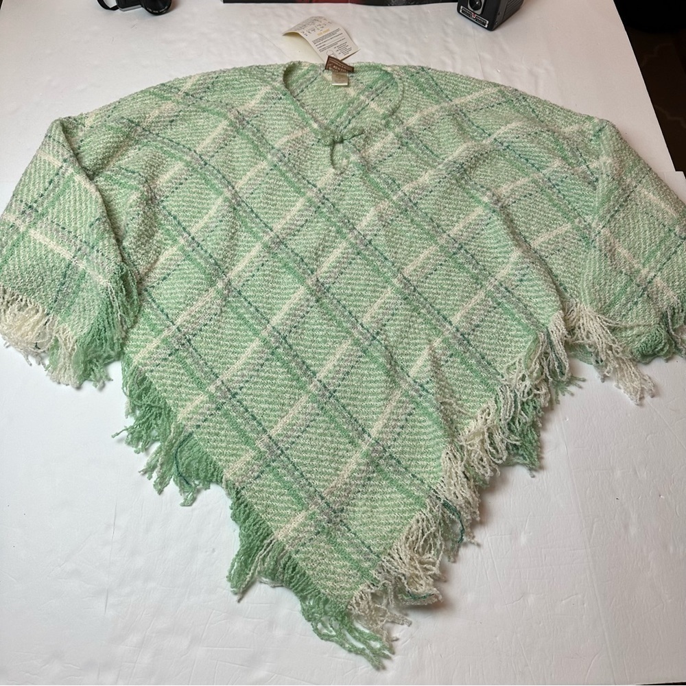 Boyne Valley Weavers Shawl NWT - Picture 3 of 12
